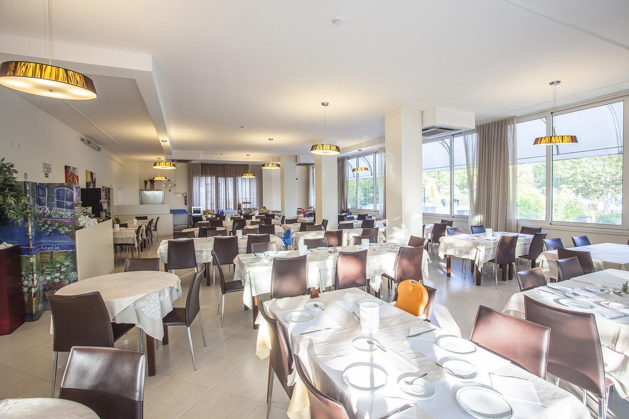 Hotel Duca di Kent Cesenatico Esterno foto